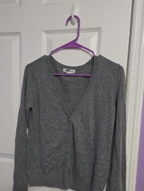 Forever 21 Gray V-Neck Button Front Cardigan
